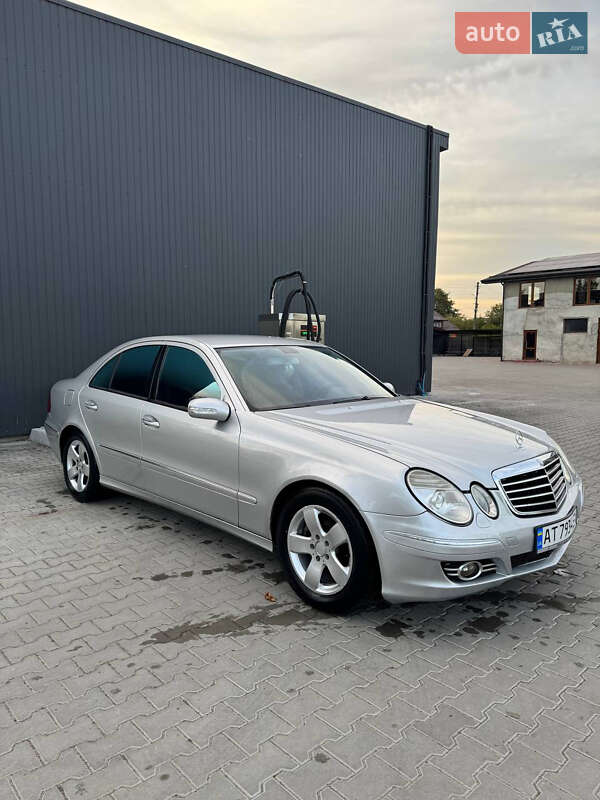 Седан Mercedes-Benz E-Class 2002 в Калуше