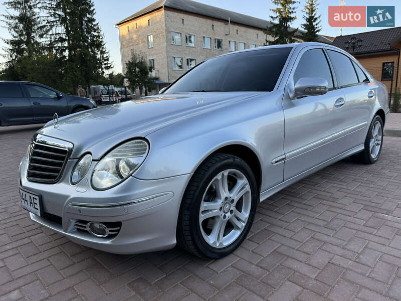 Седан Mercedes-Benz E-Class 2008 в Новоднестровске