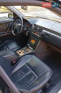 Универсал Mercedes-Benz E-Class 2002 в 