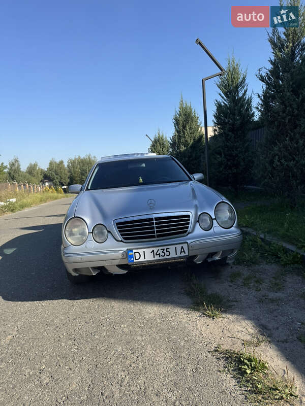 Седан Mercedes-Benz E-Class 2001 в 