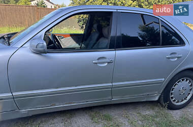 Седан Mercedes-Benz E-Class 2001 в 