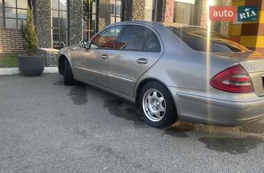 Седан Mercedes-Benz E-Class 2002 в 