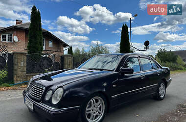 Седан Mercedes-Benz E-Class 1997 в Яремче