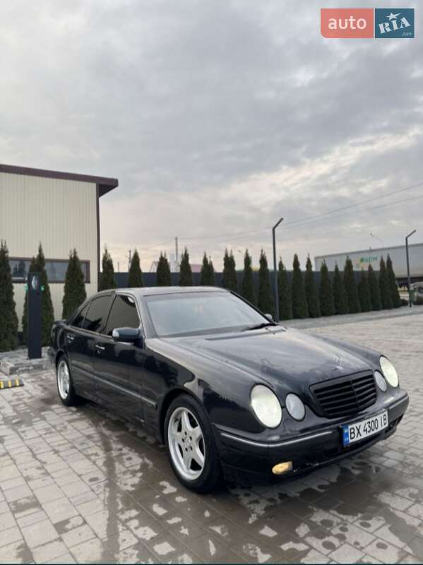 Седан Mercedes-Benz E-Class 2000 в 