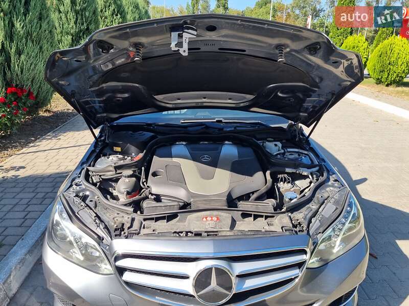 Седан Mercedes-Benz E-Class 2015 в Черновцах