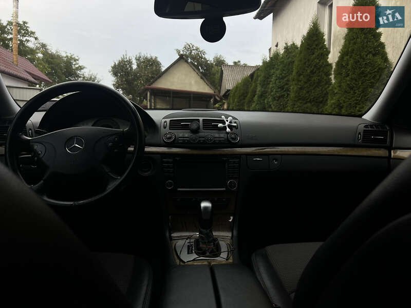 Седан Mercedes-Benz E-Class 2006 в Львове
