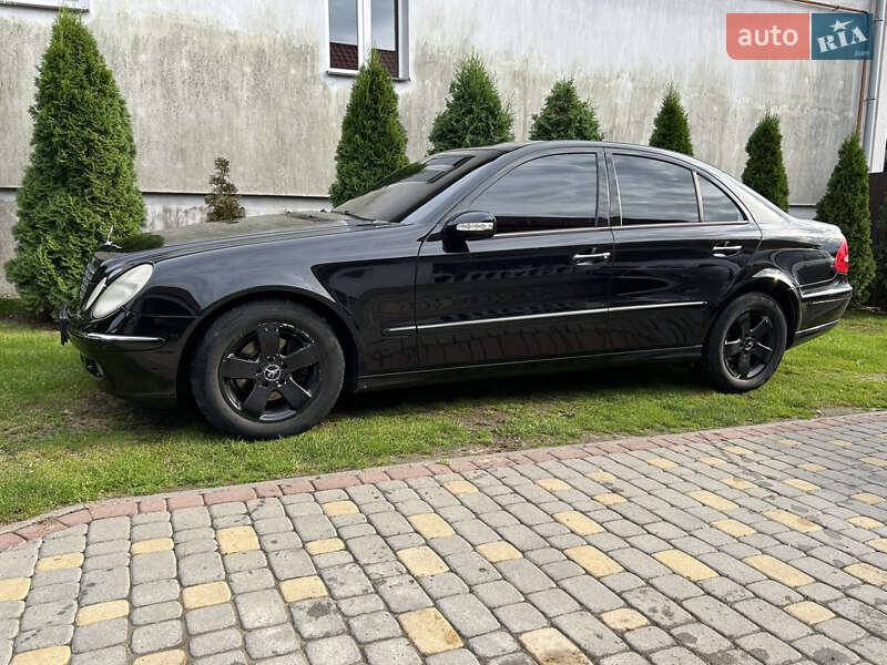 Седан Mercedes-Benz E-Class 2006 в Львове