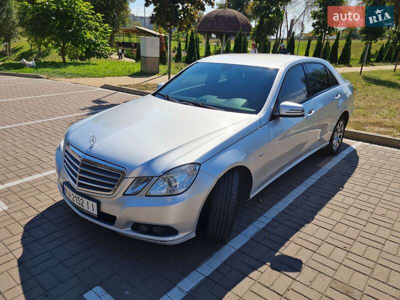 Седан Mercedes-Benz E-Class 2010 в Киеве
