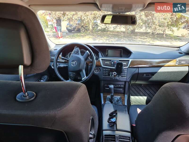 Седан Mercedes-Benz E-Class 2010 в Киеве