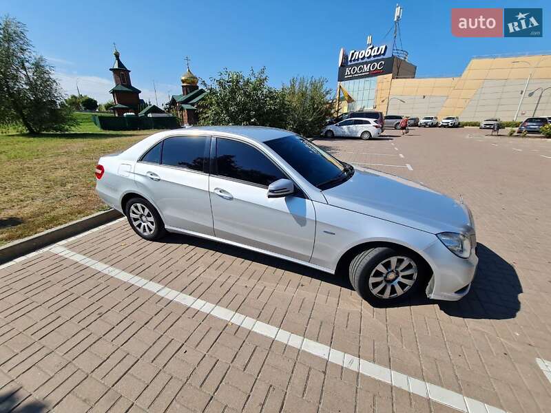 Седан Mercedes-Benz E-Class 2010 в Киеве