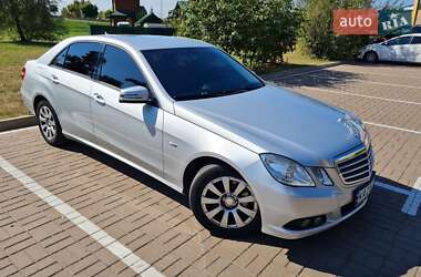 Седан Mercedes-Benz E-Class 2010 в Києві