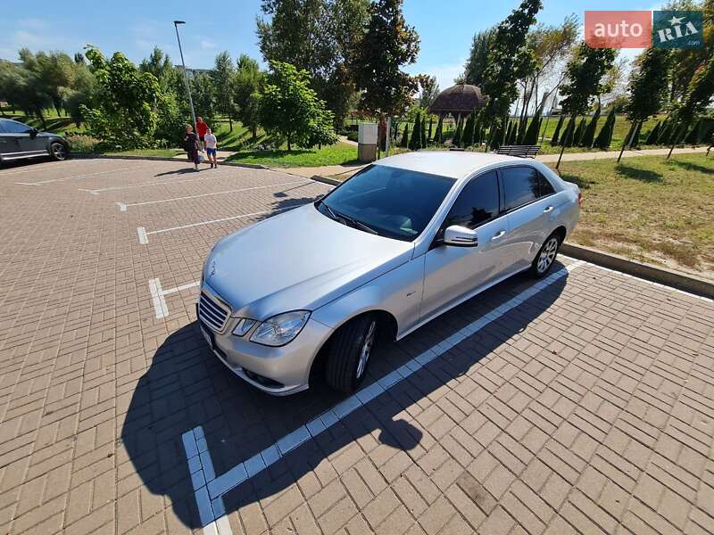 Седан Mercedes-Benz E-Class 2010 в Киеве