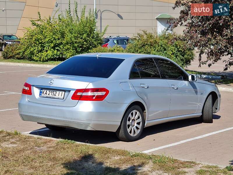 Седан Mercedes-Benz E-Class 2010 в Киеве