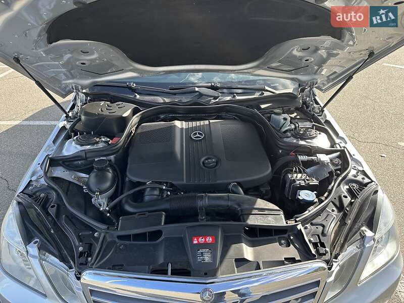 Седан Mercedes-Benz E-Class 2010 в Киеве