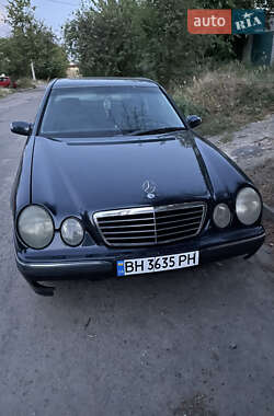 Седан Mercedes-Benz E-Class 2000 в Миколаєві