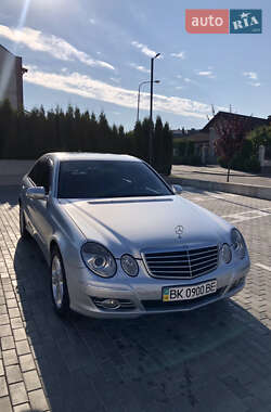 Седан Mercedes-Benz E-Class 2007 в Ровно