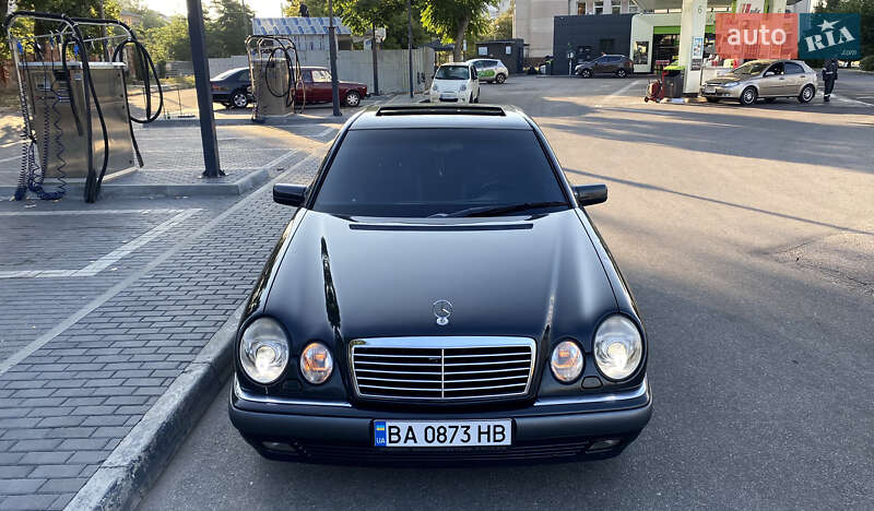 Седан Mercedes-Benz E-Class 1995 в 
