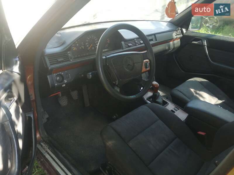 Mercedes-Benz E-Class 1993 Mercedes-Benz E-Class 1993