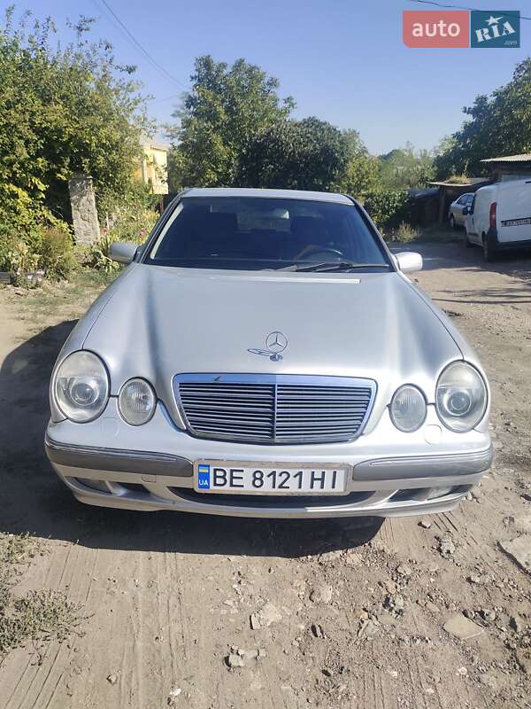 Mercedes-Benz E-Class 2001