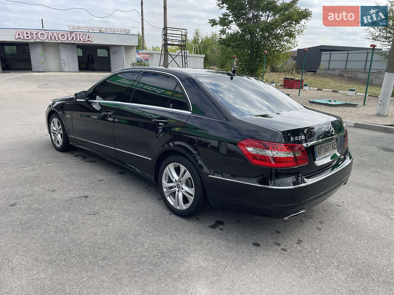 Седан Mercedes-Benz E-Class 2011 в Запорожье