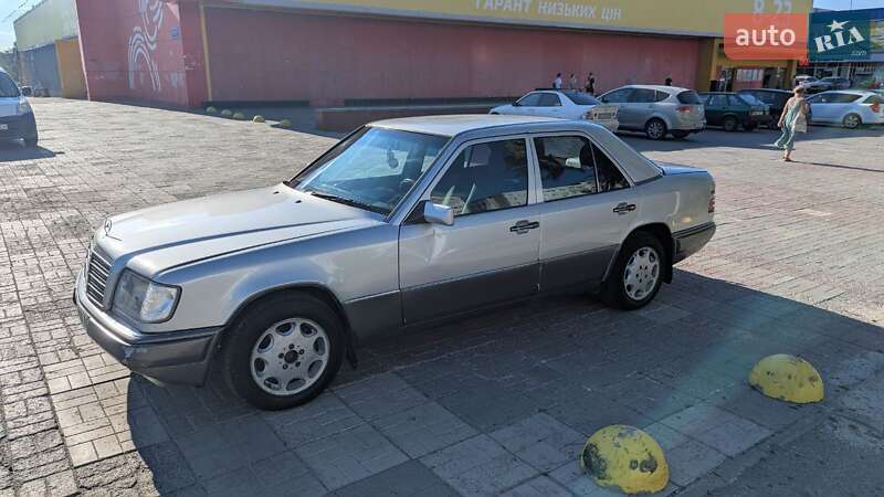 Седан Mercedes-Benz E-Class 1995 в Харькове