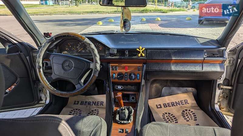 Седан Mercedes-Benz E-Class 1995 в Харькове