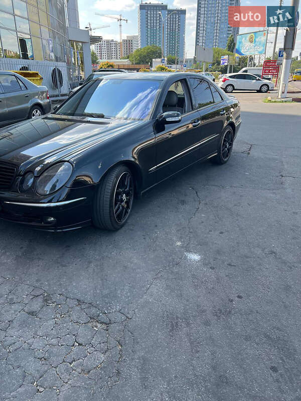 Mercedes-Benz E-Class 2005