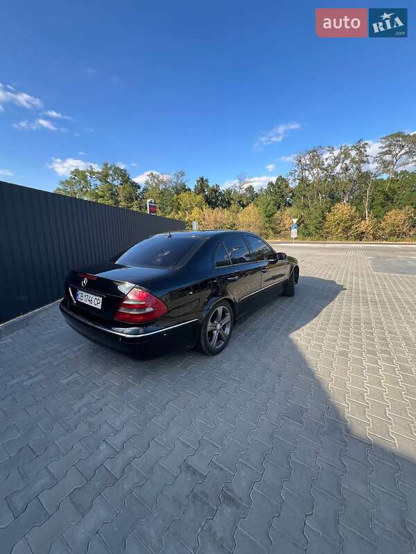 Седан Mercedes-Benz E-Class 2004 в Белой Церкви
