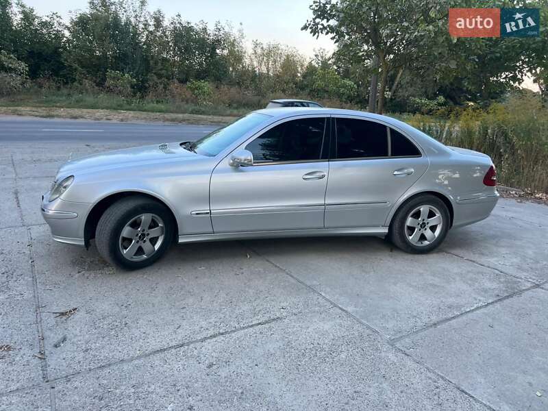 Седан Mercedes-Benz E-Class 2002 в Черновцах