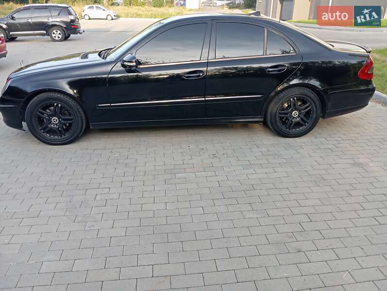 Седан Mercedes-Benz E-Class 2006 в Львові