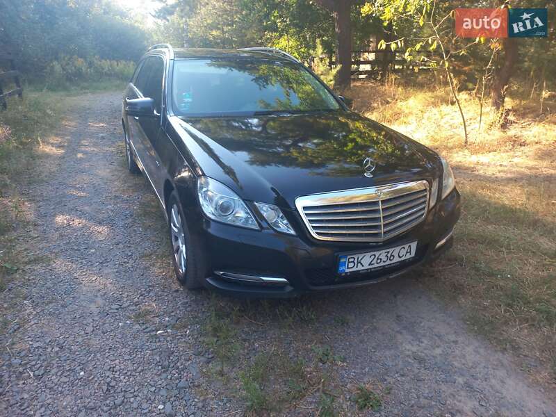 Универсал Mercedes-Benz E-Class 2010 в Луцке