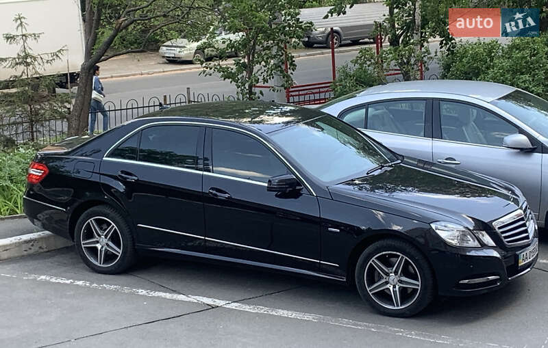 Седан Mercedes-Benz E-Class 2010 в Киеве фото 2 Седан Mercedes-Benz E-Class 2010 в Киеве