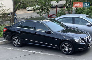 Седан Mercedes-Benz E-Class 2010 в 