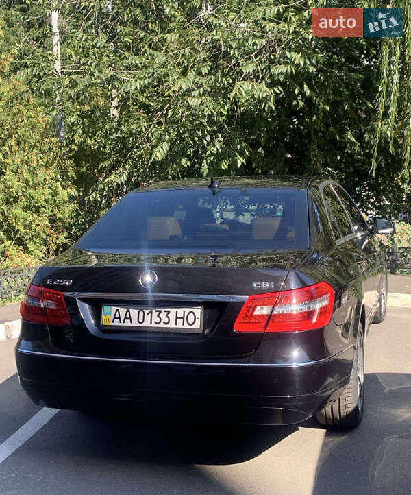 Седан Mercedes-Benz E-Class 2010 в Киеве фото 4 Седан Mercedes-Benz E-Class 2010 в Киеве