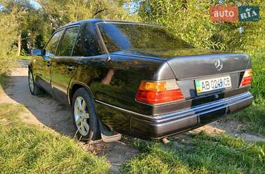 Седан Mercedes-Benz E-Class 1993 в 
