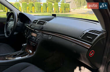 Седан Mercedes-Benz E-Class 2004 в 