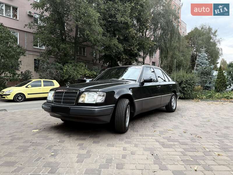 Mercedes-Benz E-Class 1995