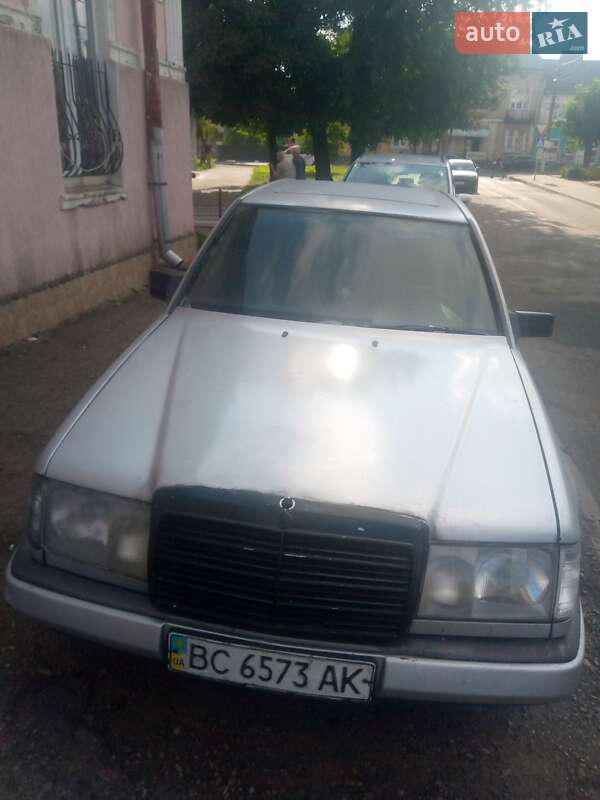 Седан Mercedes-Benz E-Class 1989 в Самборе