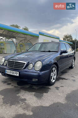 Седан Mercedes-Benz E-Class 2000 в 