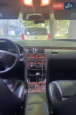 Седан Mercedes-Benz E-Class 1999 в 