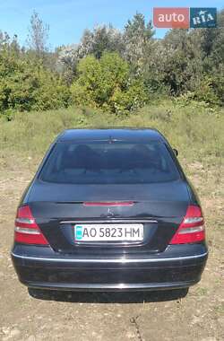 Седан Mercedes-Benz E-Class 2004 в 