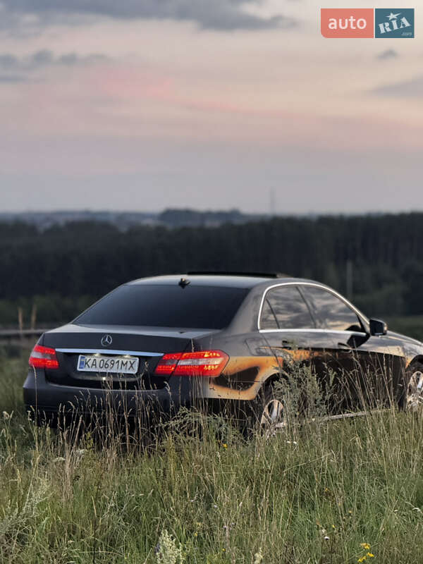 Седан Mercedes-Benz E-Class 2012 в Киеве фото 5 Седан Mercedes-Benz E-Class 2012 в Киеве