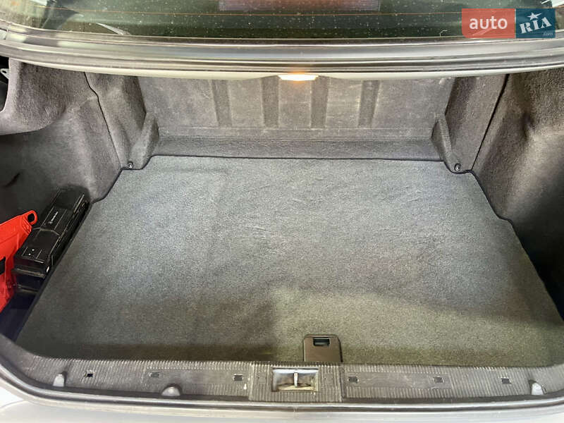 Седан Mercedes-Benz E-Class 1999 в Днепре