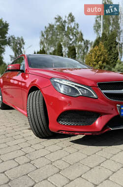 Купе Mercedes-Benz E-Class 2013 в 