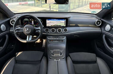 Седан Mercedes-Benz E-Class 2023 в 
