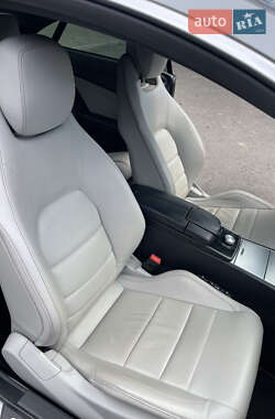 Купе Mercedes-Benz E-Class 2013 в 