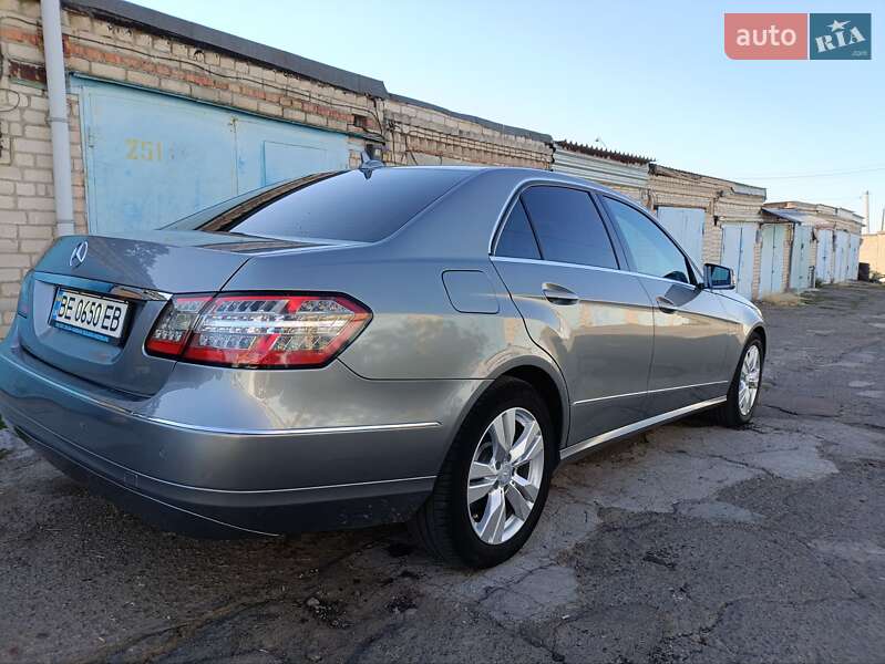 Седан Mercedes-Benz E-Class 2011 в Николаеве