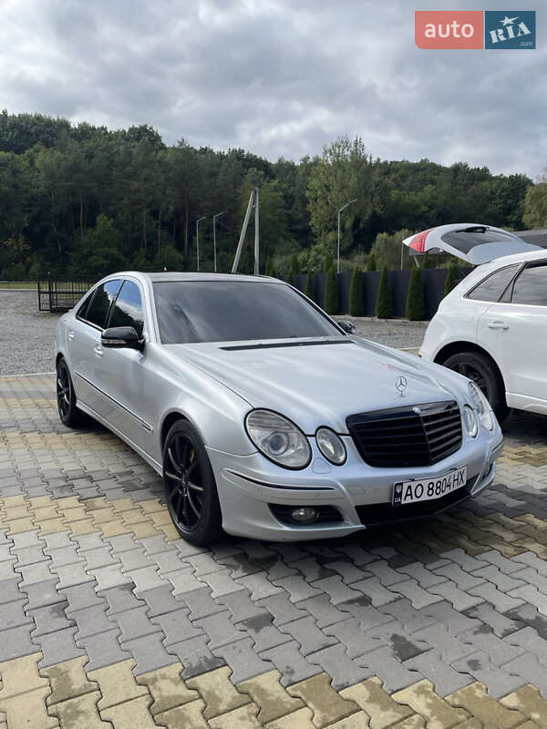 Седан Mercedes-Benz E-Class 2006 в Виноградове