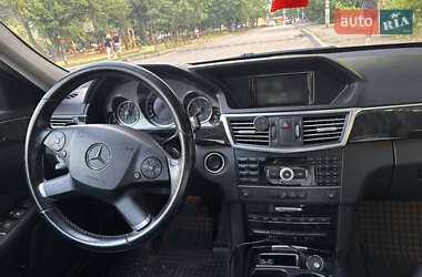 Седан Mercedes-Benz E-Class 2011 в 