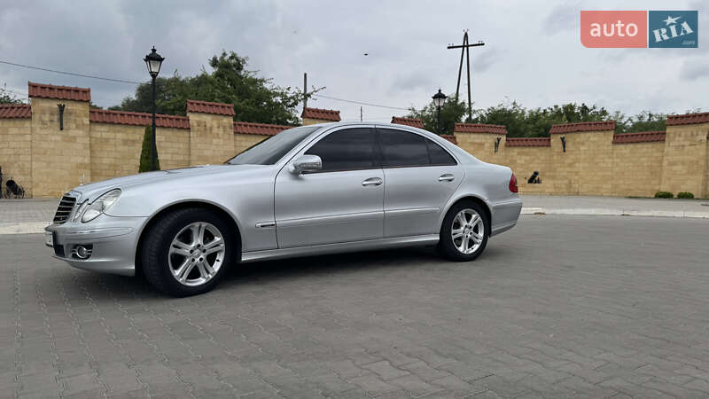 Седан Mercedes-Benz E-Class 2006 в Измаиле
